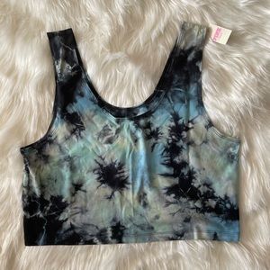 💖HOST PICK!💖 NWT 💕 VS PINK Cropped Tie Dye Top